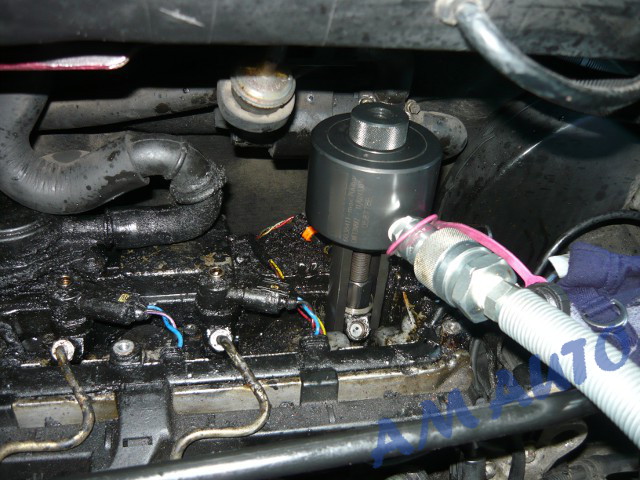 Injector
                  removal from Mercedes Vito with CDI engines